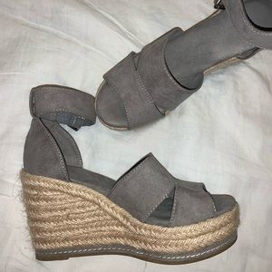 Super cute wedges!